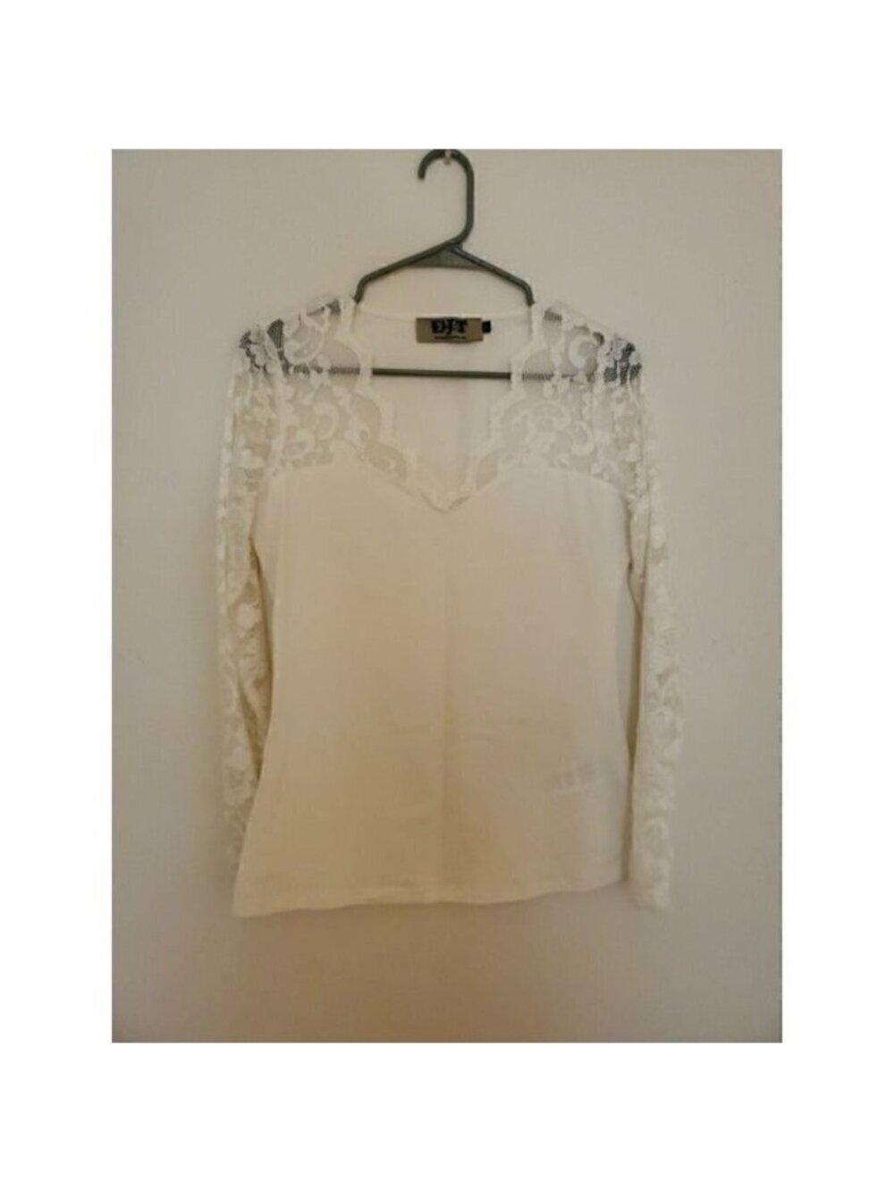 Full sleeves lace top
